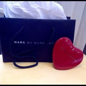 Marc by Marc Jacobs Heart Compact