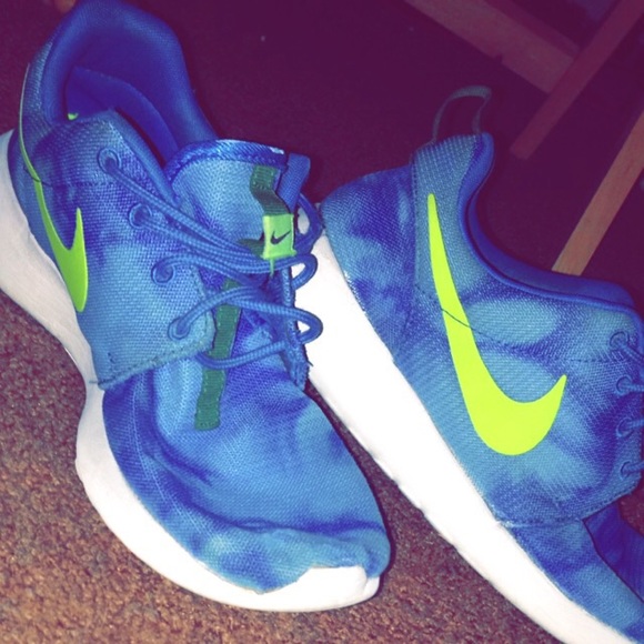Nike roshes