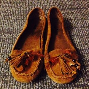Minnetonka Feather Moccasins