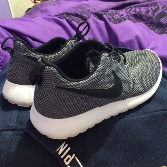 Black and white roshes!