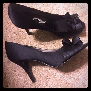 Nina Ricci Peep Toe Pump