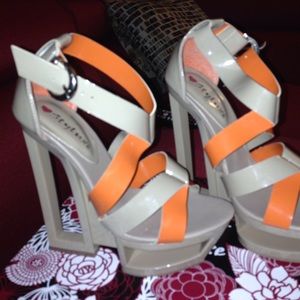 Styluxe strappy shoe