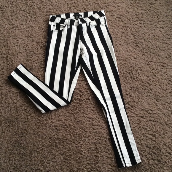 Black & white stripe pants