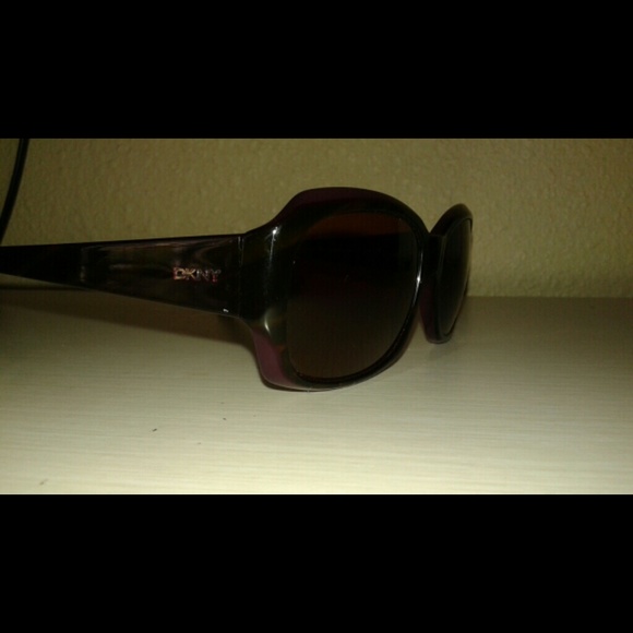 DKNY SUNGLASSES