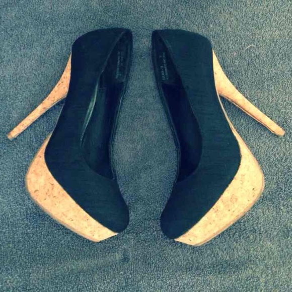 Dollhouse Shoes - Black pumps