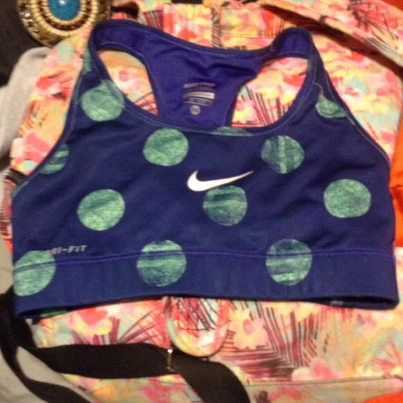 Nike xs sports bra.