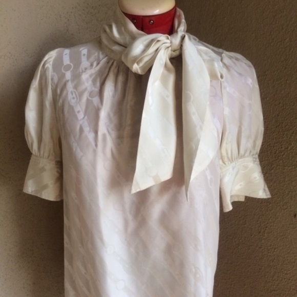 Banana Republic classy ivory blouse