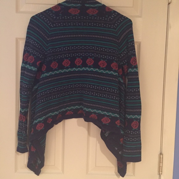 Forever 21 Rose Cardigan - Picture 2 of 4