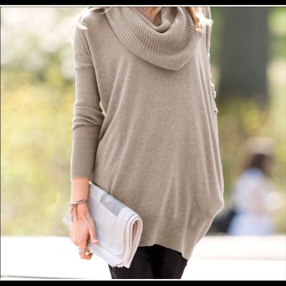 Victoria Secret sweater🌾