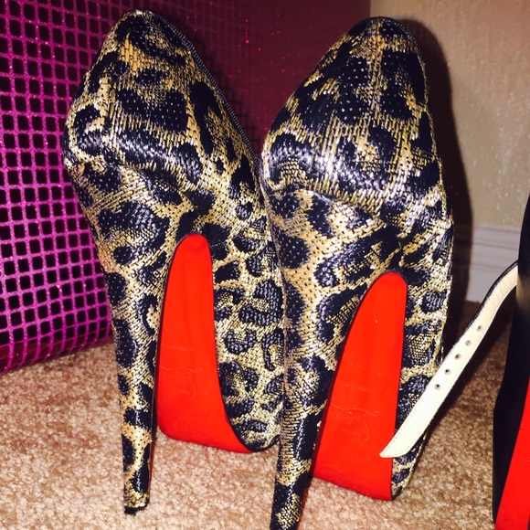 %100 Authentic Christian Louboutin leopard Daff - Picture 2 of 4