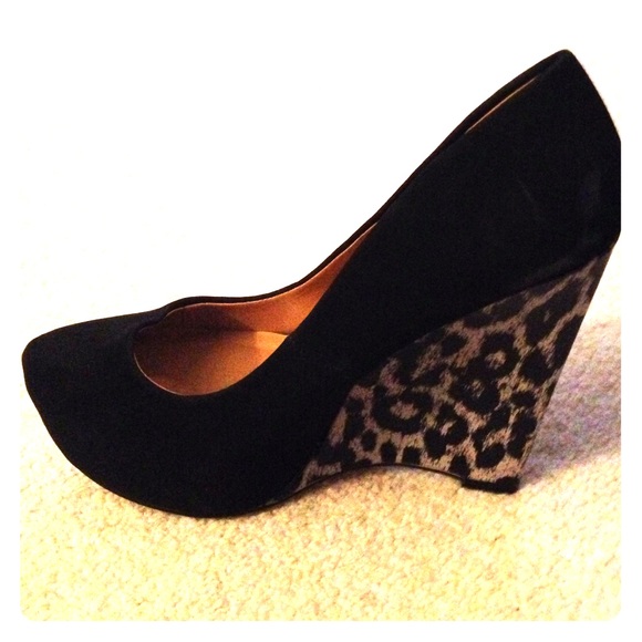 Black and Leopard wedges