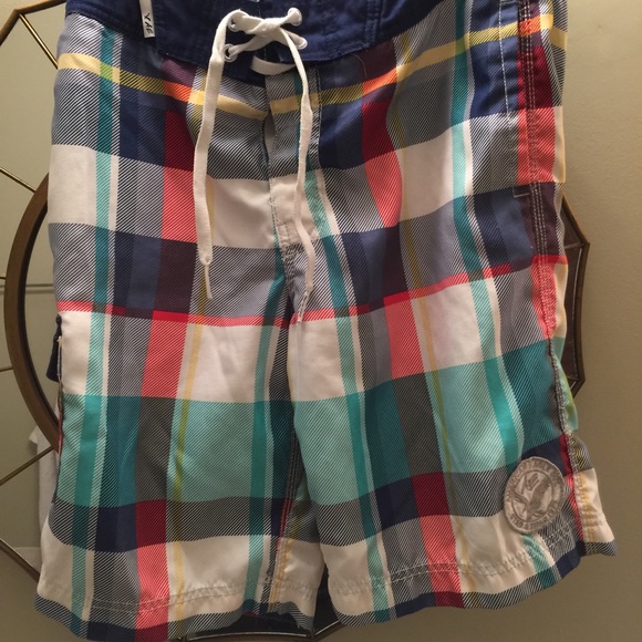 American Eagle plaid guys Swim trunks