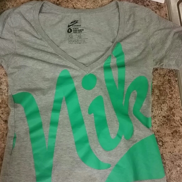 Nike V NECK
