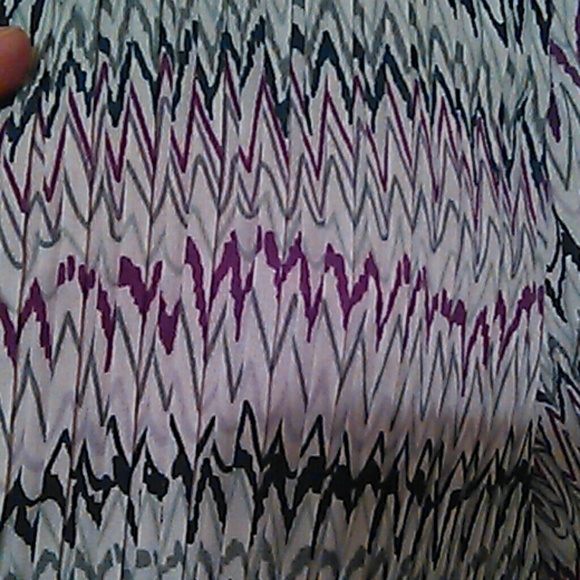 WORTHINGTON SCRUNCHY TOP - Picture 2 of 3