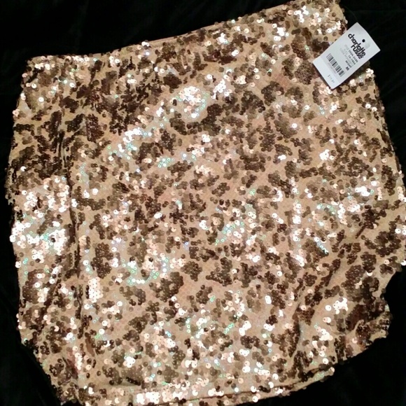 #Sequence#nightout #skirt #goldsequence #nudecolor - Picture 2 of 4