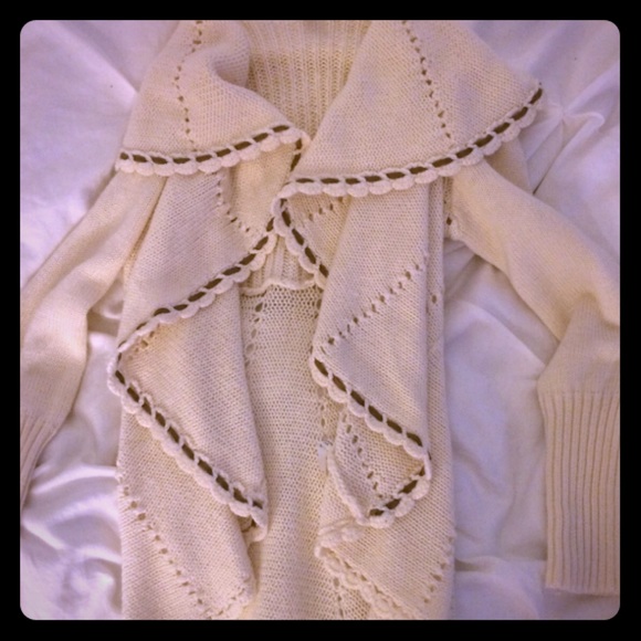 Crochet style fitted cardigan