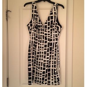 ❌SOLD❌SYLK Black and White Sequin V-Neck Dress