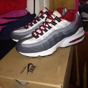 Nike Air Max '95 BASICALLY NEW IN BOX!