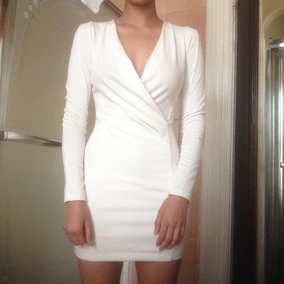 White bodycon dress