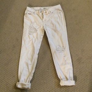 White boyfriend jeans from urban outfitters
