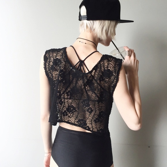 LF Pippa Lynn Crop Top - Picture 2 of 4