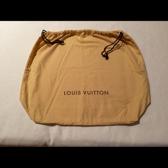 1 LV dust bag & 6 LV shopping bags BUNDLE.