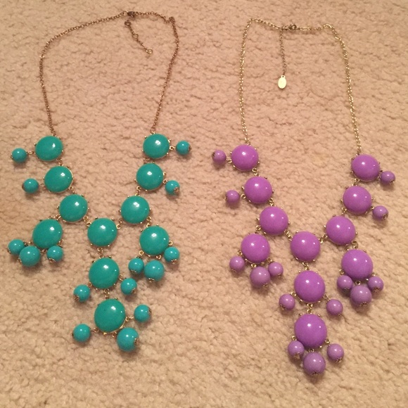 Jewelry - set of 2 bubble necklaces