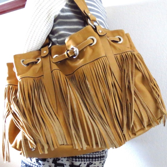 Cavalcanti leather tassel handbag made in Italy - Picture 1 of 4
