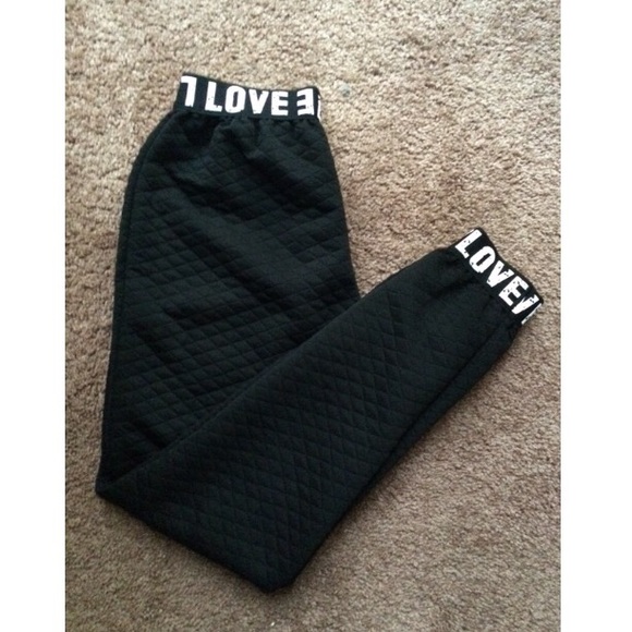 🔴SOLD🔴Love Quilted pants