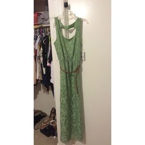 👗NWT Beautiful full length sage green Lacey dress
