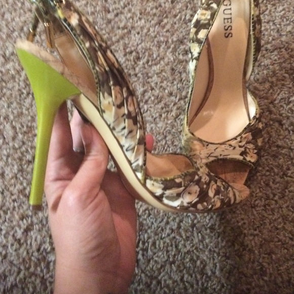 Guess heel - Picture 3 of 4