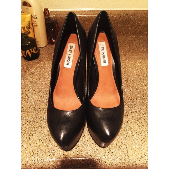 💕 Black DejaVu Steve Madden Pumps💕