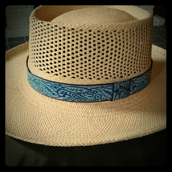 Beige straw Tommy Bahama hat