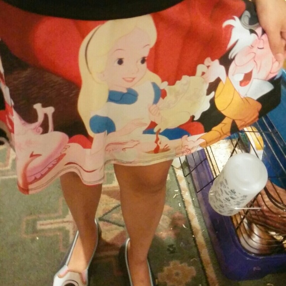 disney Alice in wonDerland skirt ~