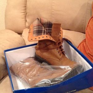 Brown boots with flannel lining