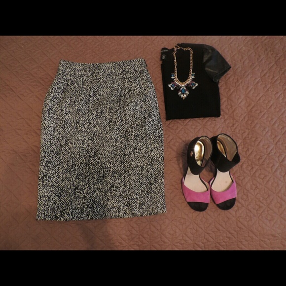 White House Black Market tweed skirt