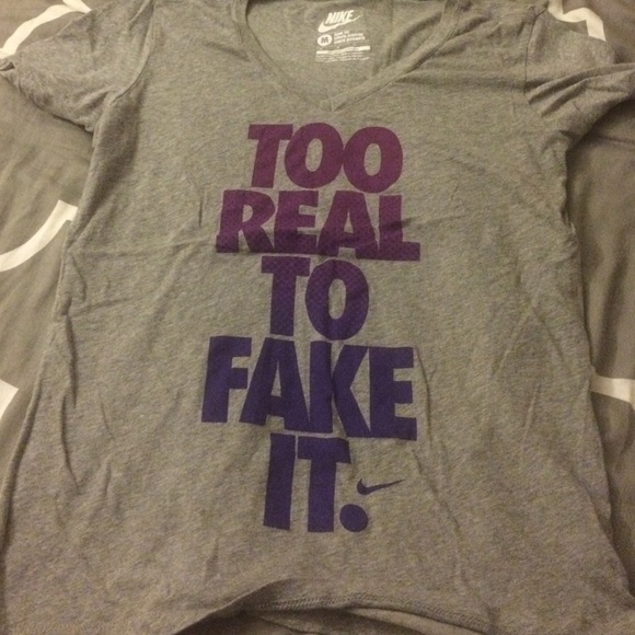 Nike Tops - NIKE tee