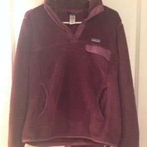 Women's Patagonia snapchilla fleece.