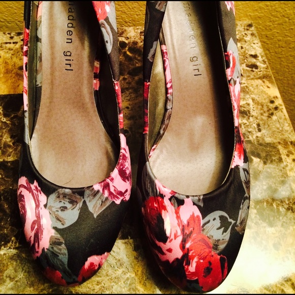Madden Girl floral wedges