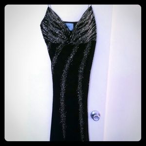 Studio 17 elegant evening gown gorgeoua beaded