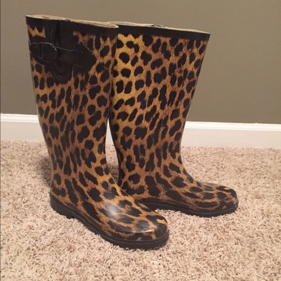Women's rain boots