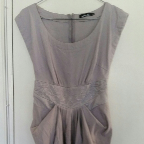 Lovely fitted curve flatterind Mustard seed dinner