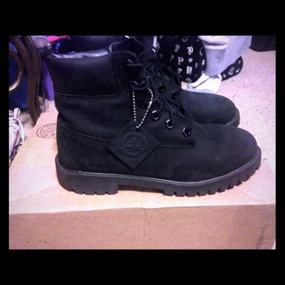 Black timberland boots
