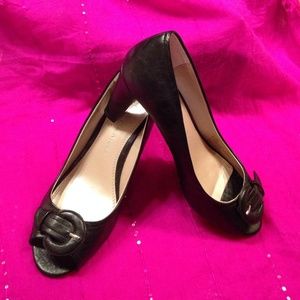 Black, open-toe pumps
