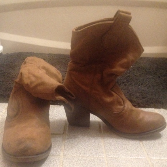 Size 5 rocket dog distressed boots