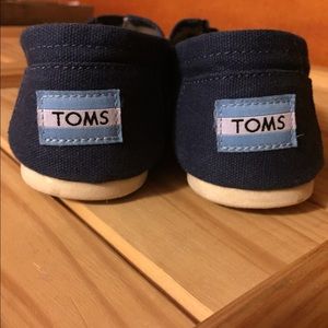 Navy Blue Toms