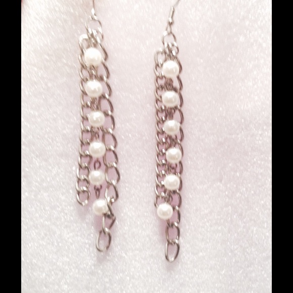 Pearls & Chains Earrings