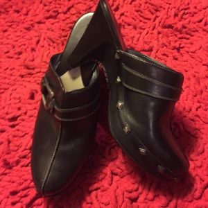Cole Haan  women clogs