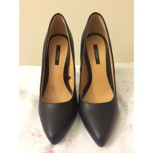 Black forever 21 pointy heels