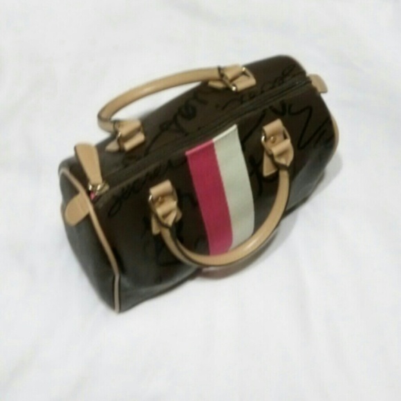 ✴Bundled✴ Victoria Secret handbag - Picture 2 of 3